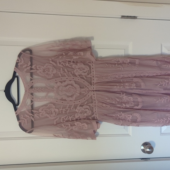 Deep V-neck Lace Maxi Dress - Picture 4 of 6